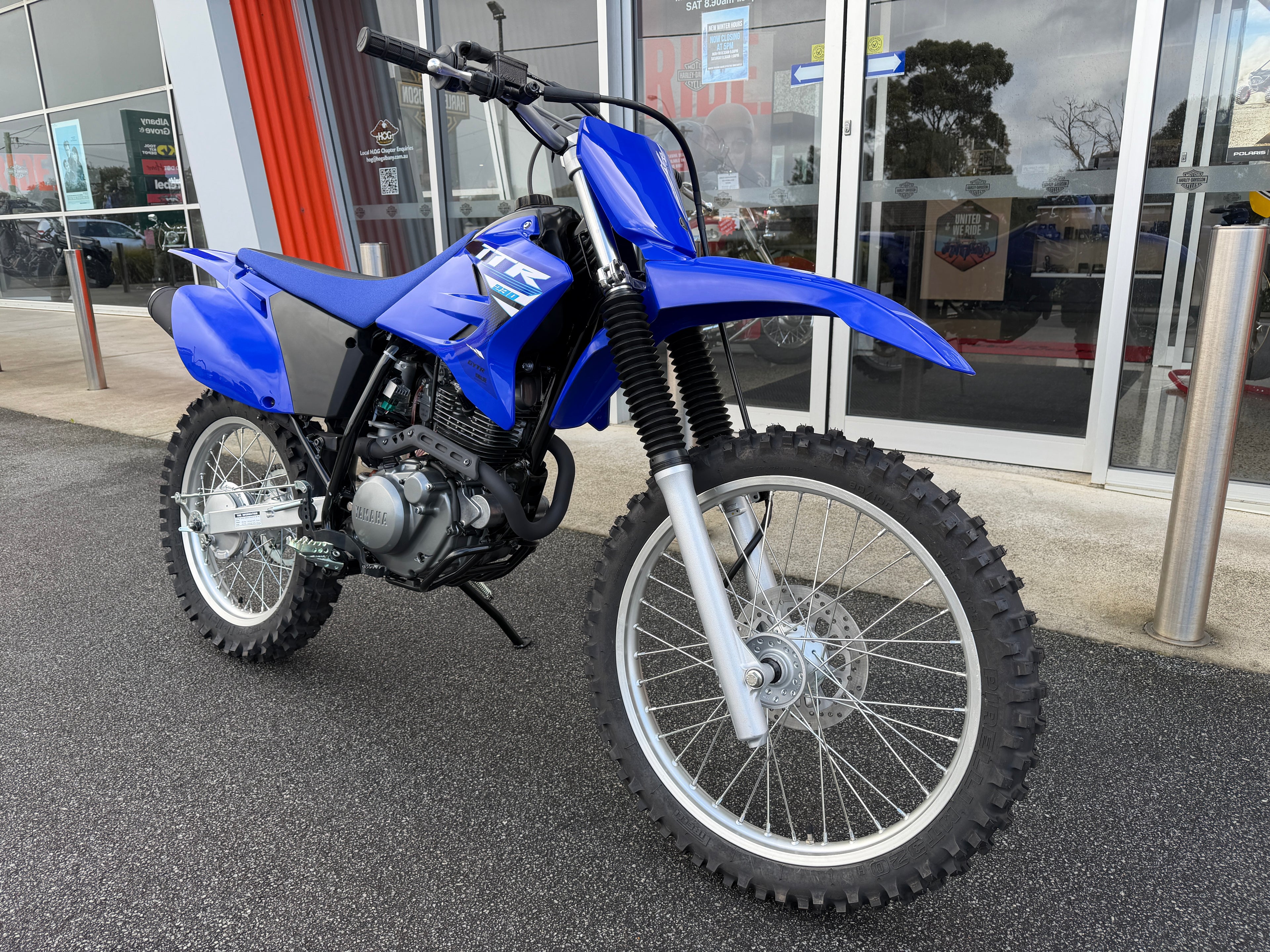 2025 Yamaha TT-R230