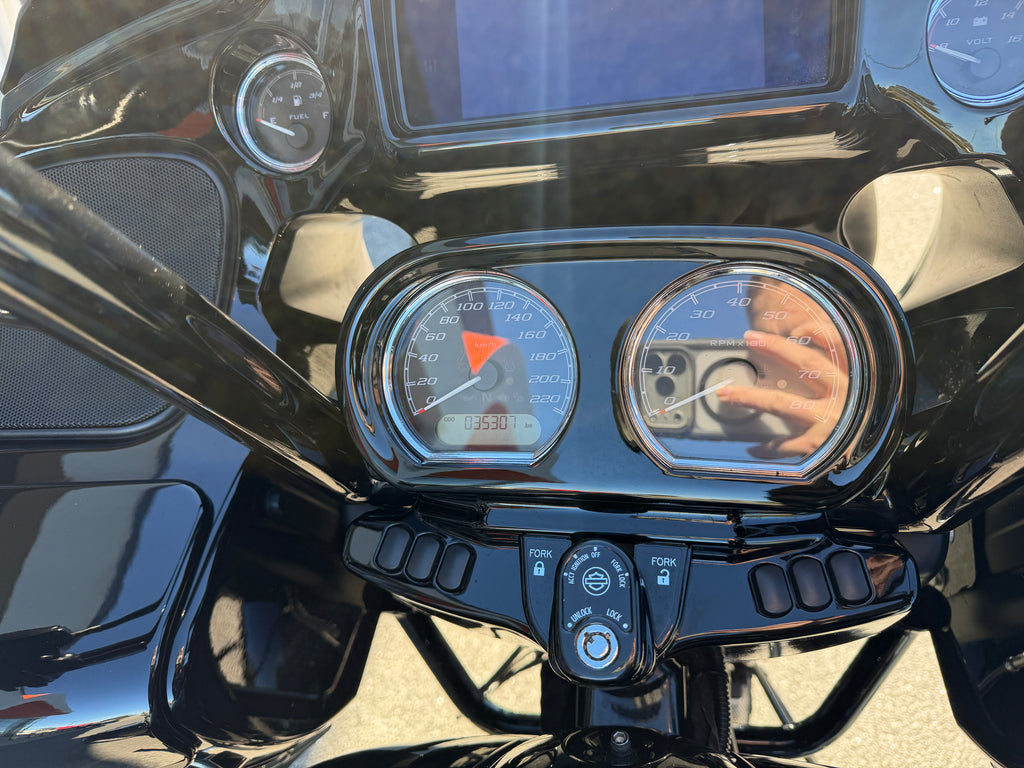 2022 Harley-Davidson Road Glide Special ST 117 (FLTRXST)