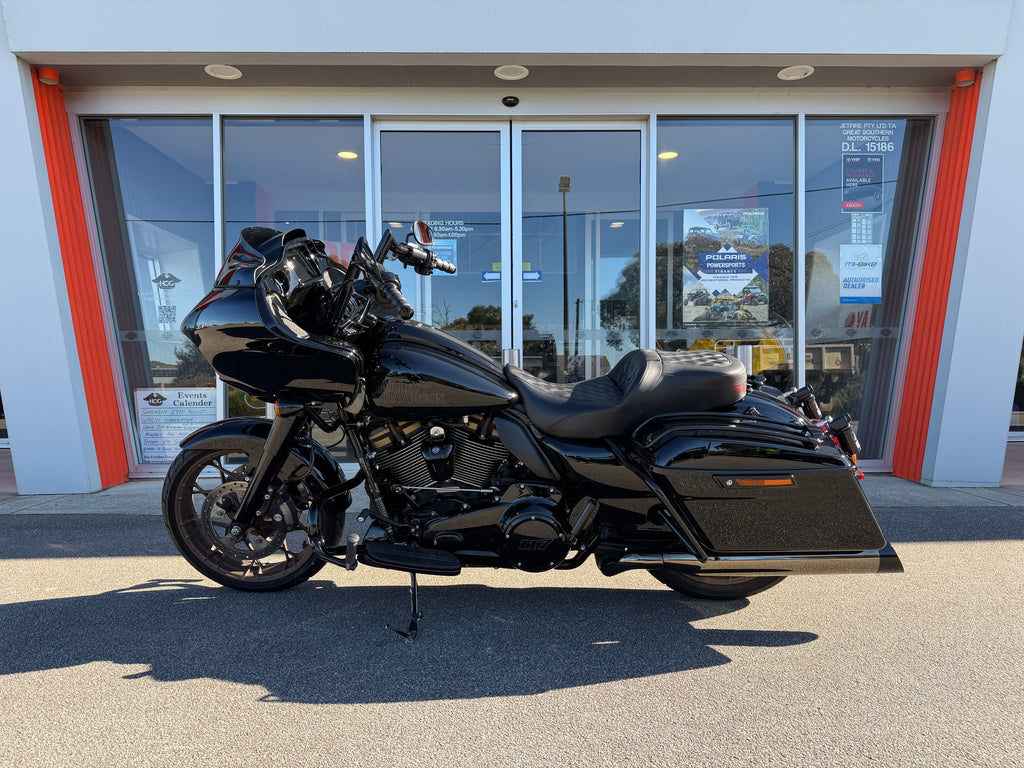 2022 Harley-Davidson Road Glide Special ST 117 (FLTRXST)