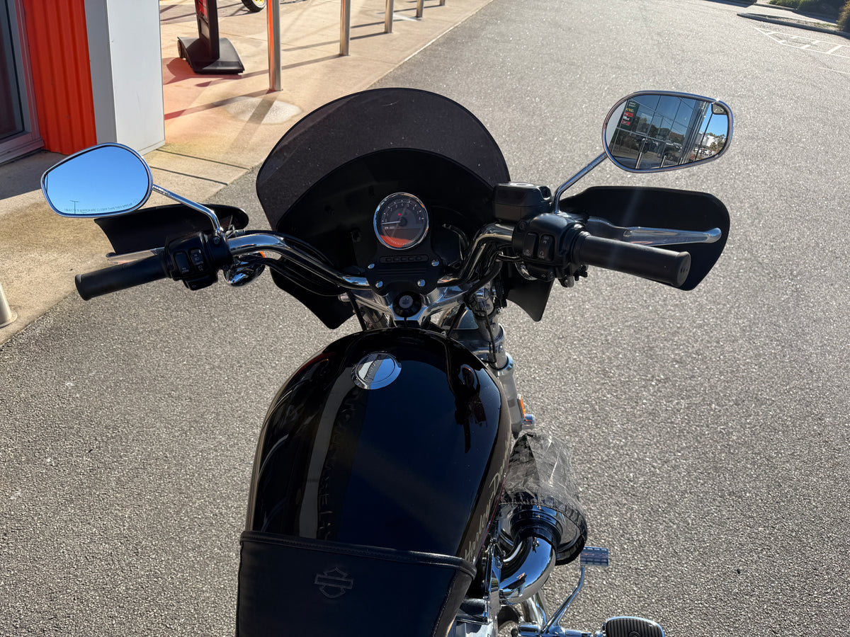 2011 Harley-Davidson SuperLow 883 (XL883L)